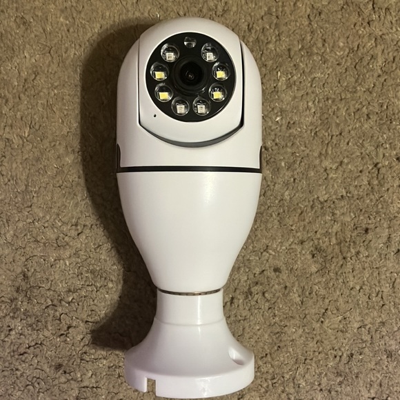 NEW Indoor Light Bulb WiFI Security Camera, Two Way Audio & Motion Detection - Picture 1 of 8